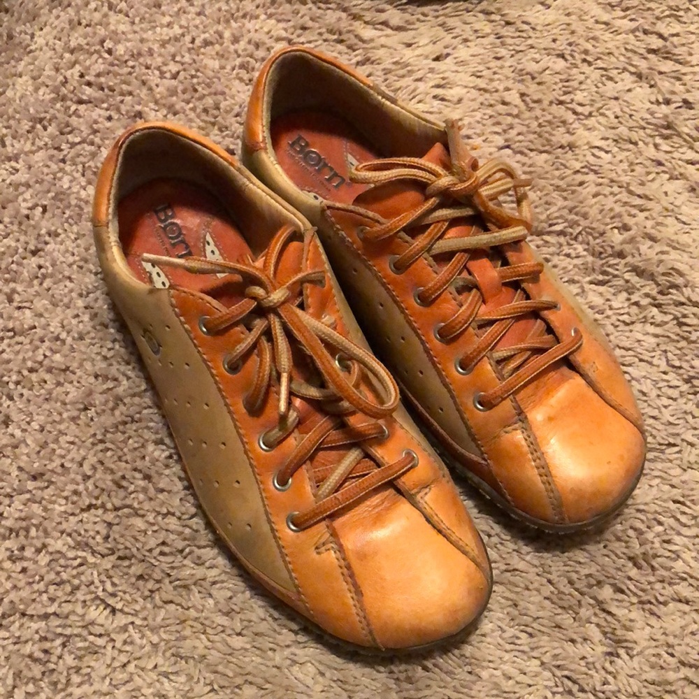 Cute comfortable Orange & brown leather shoe.